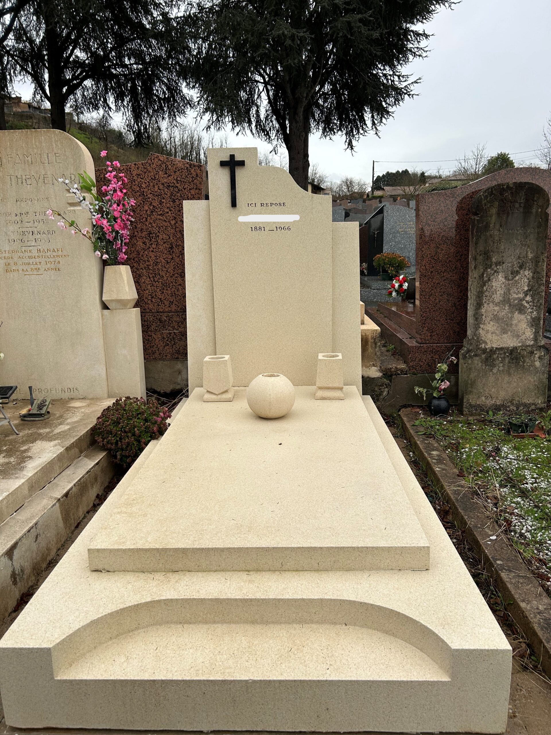 Le nettoyage et entretien du monument